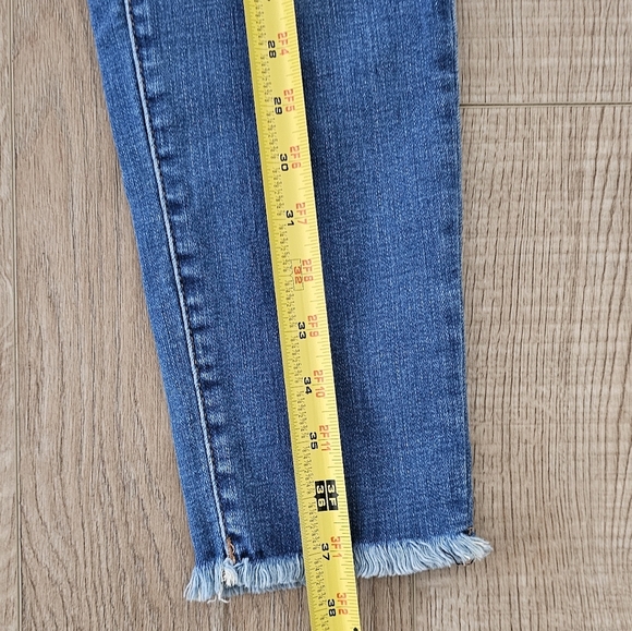 American Eagle  High Rise Jegging Distressed Medium Wash 12R - Picture 2 of 8